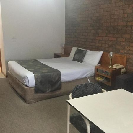 Sportslander Motor Inn Moama Extérieur photo