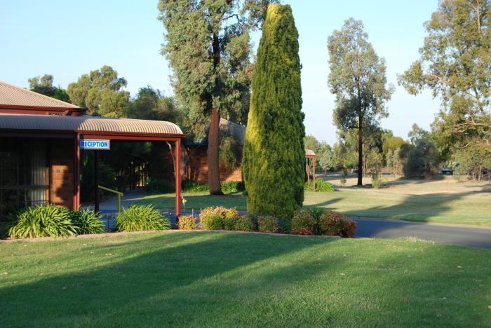 Sportslander Motor Inn Moama Extérieur photo