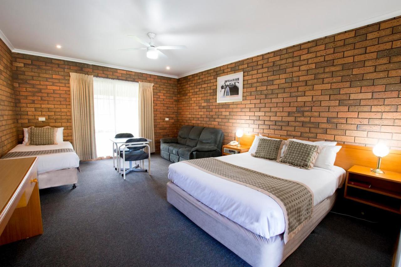 Sportslander Motor Inn Moama Extérieur photo