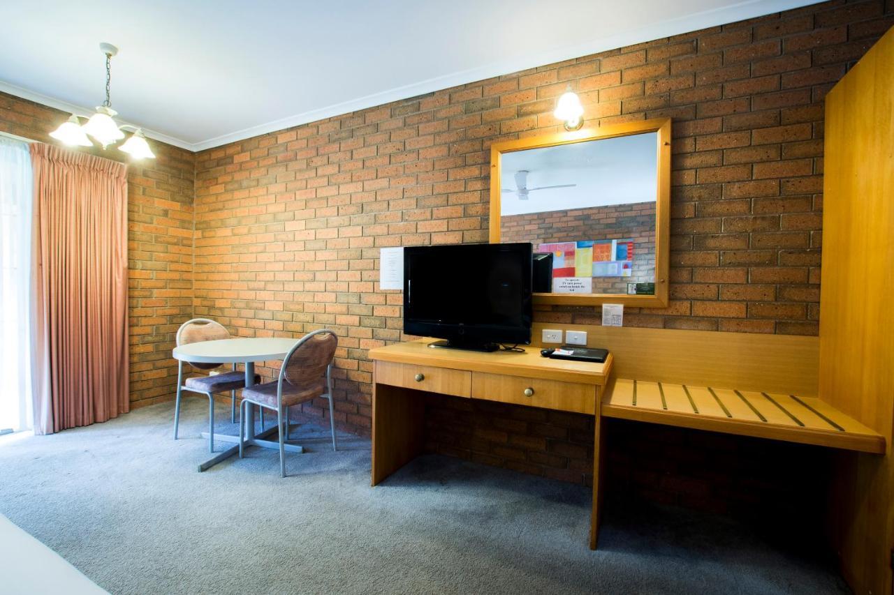Sportslander Motor Inn Moama Extérieur photo
