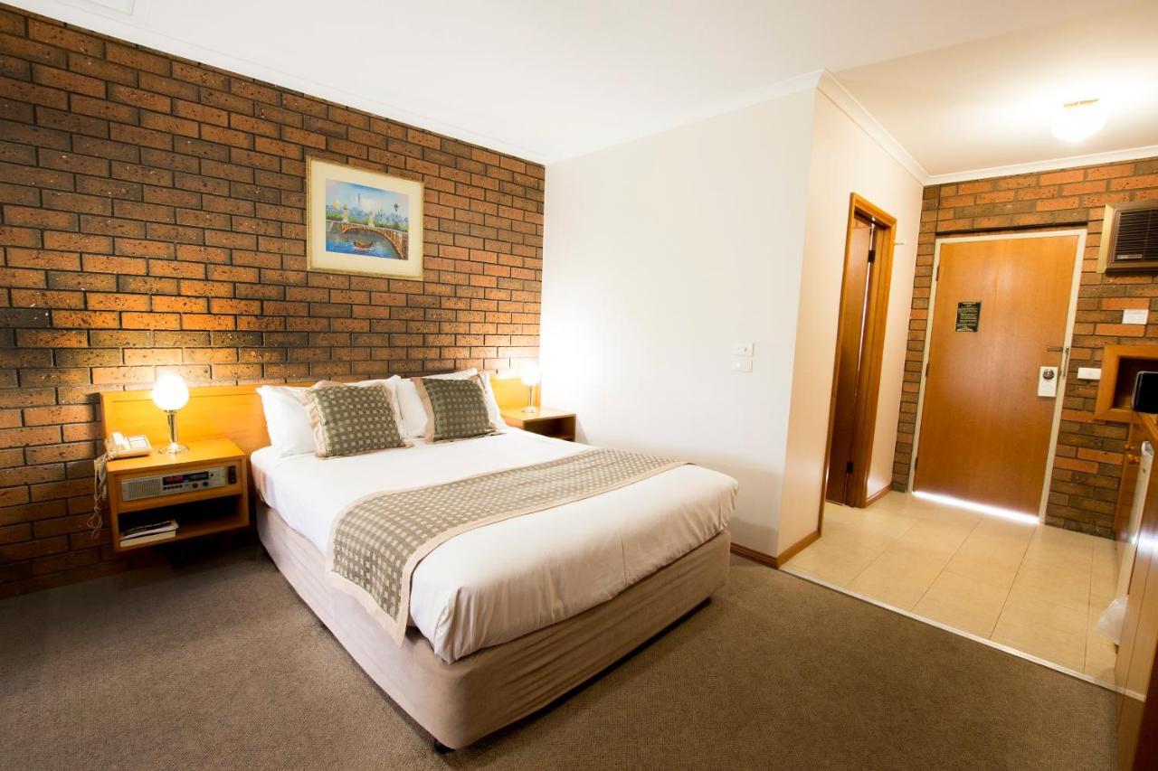 Sportslander Motor Inn Moama Extérieur photo