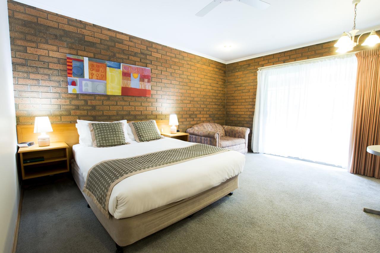 Sportslander Motor Inn Moama Extérieur photo