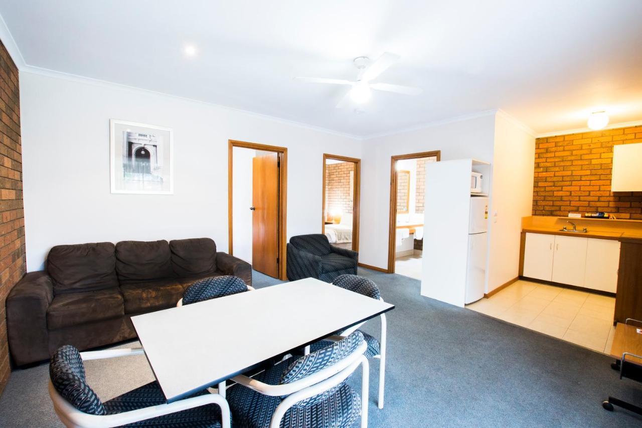 Sportslander Motor Inn Moama Extérieur photo