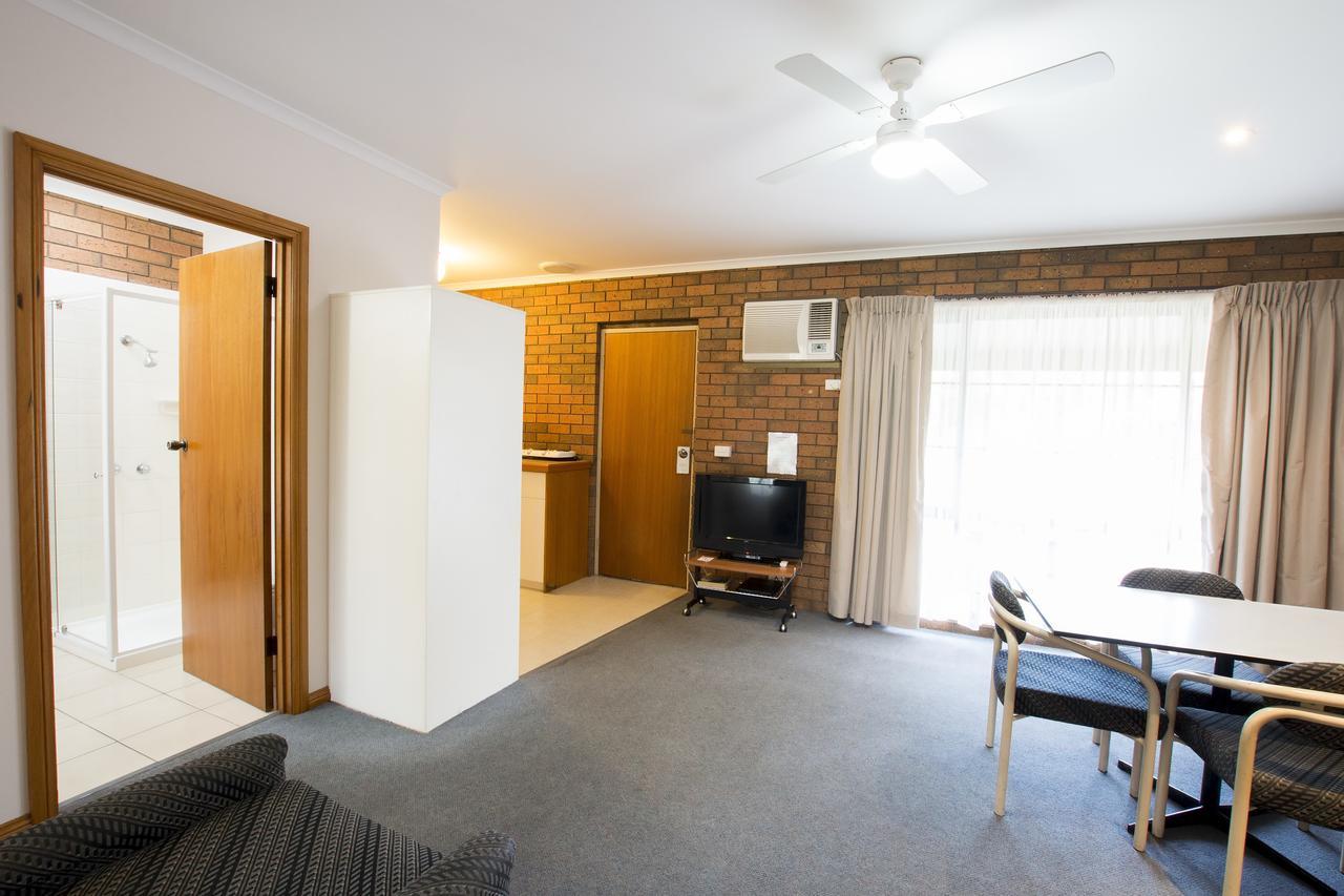 Sportslander Motor Inn Moama Extérieur photo