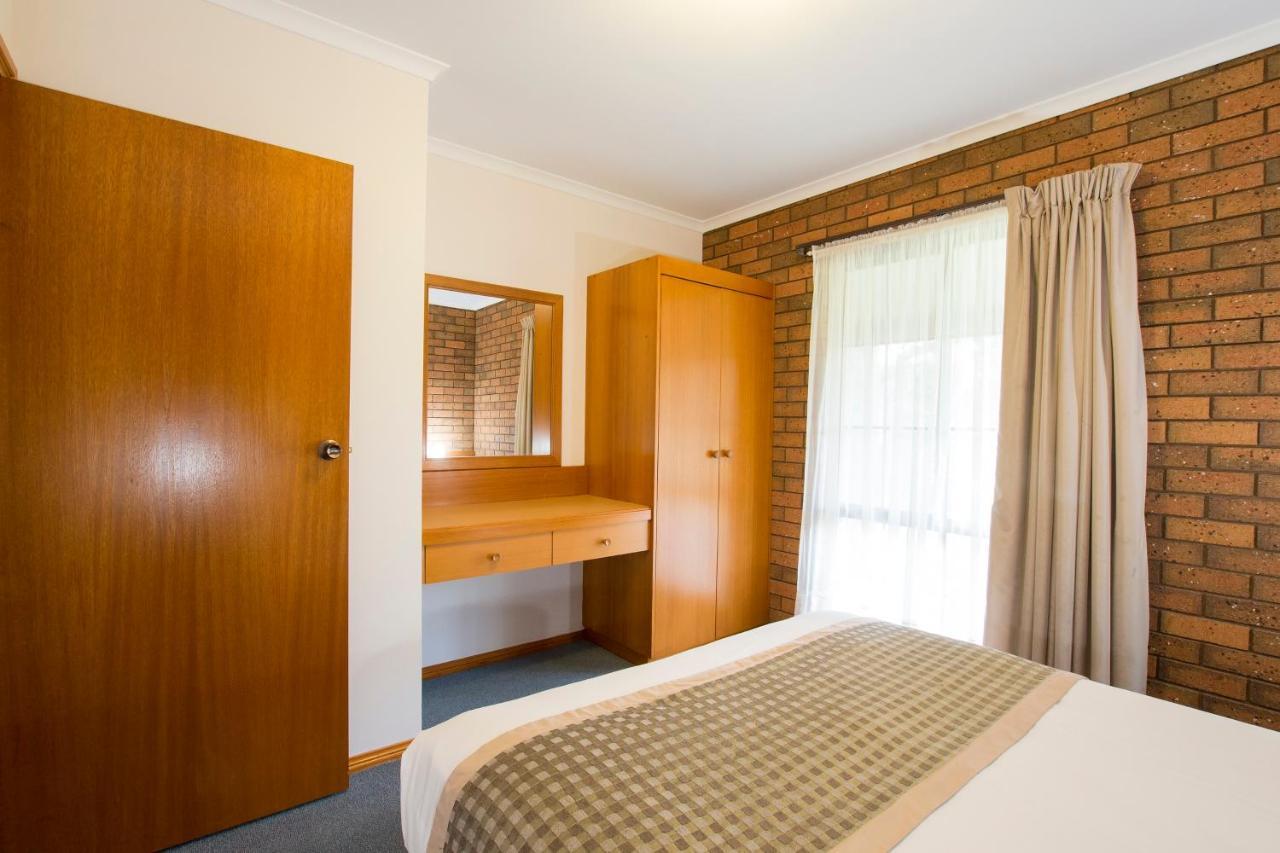 Sportslander Motor Inn Moama Extérieur photo
