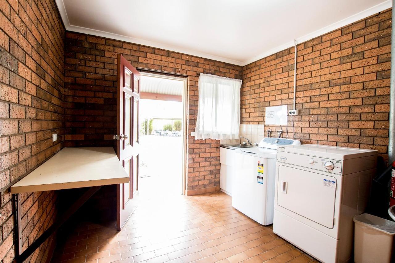 Sportslander Motor Inn Moama Extérieur photo