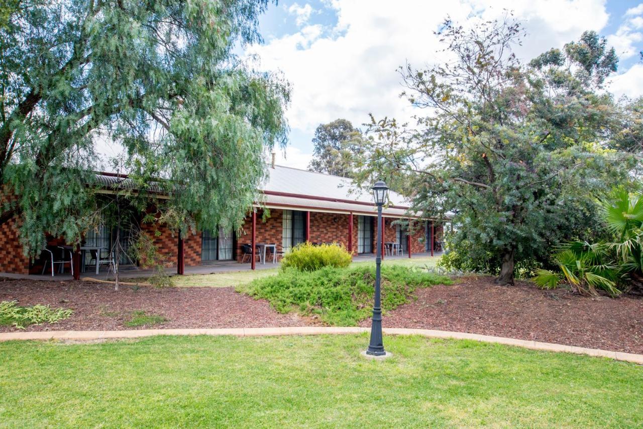 Sportslander Motor Inn Moama Extérieur photo