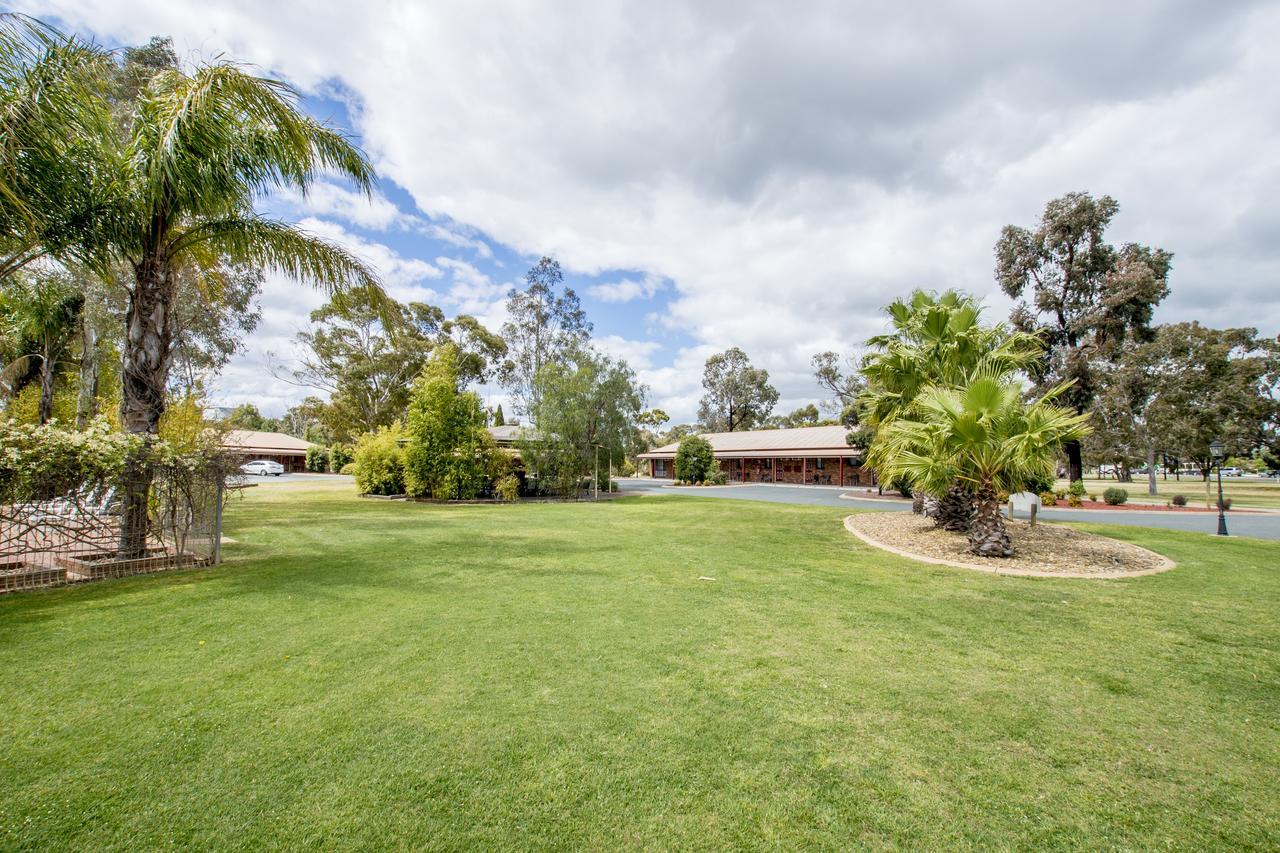 Sportslander Motor Inn Moama Extérieur photo