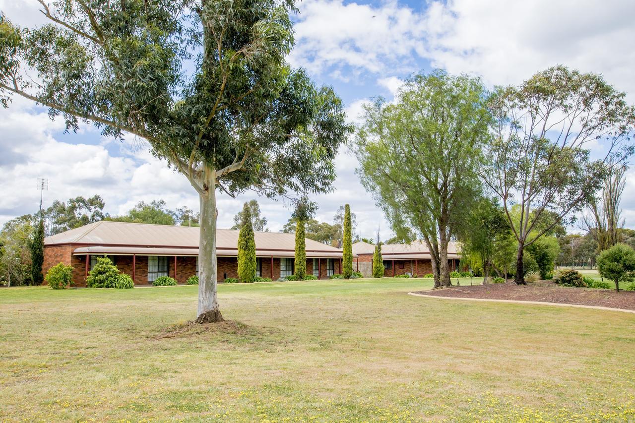 Sportslander Motor Inn Moama Extérieur photo
