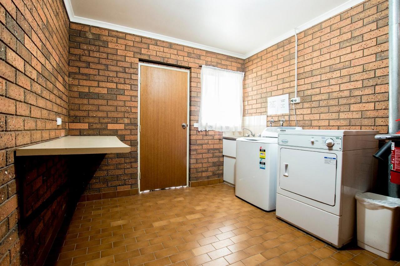 Sportslander Motor Inn Moama Extérieur photo