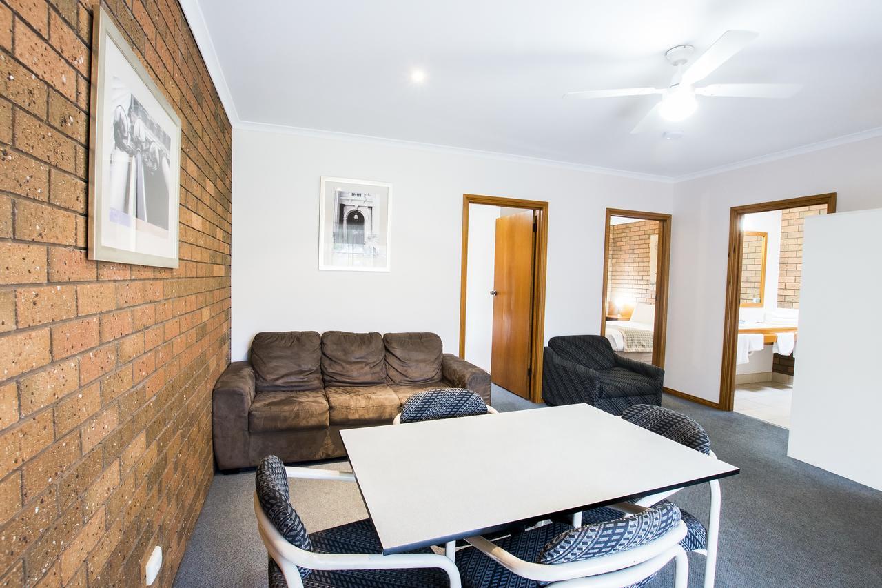 Sportslander Motor Inn Moama Extérieur photo