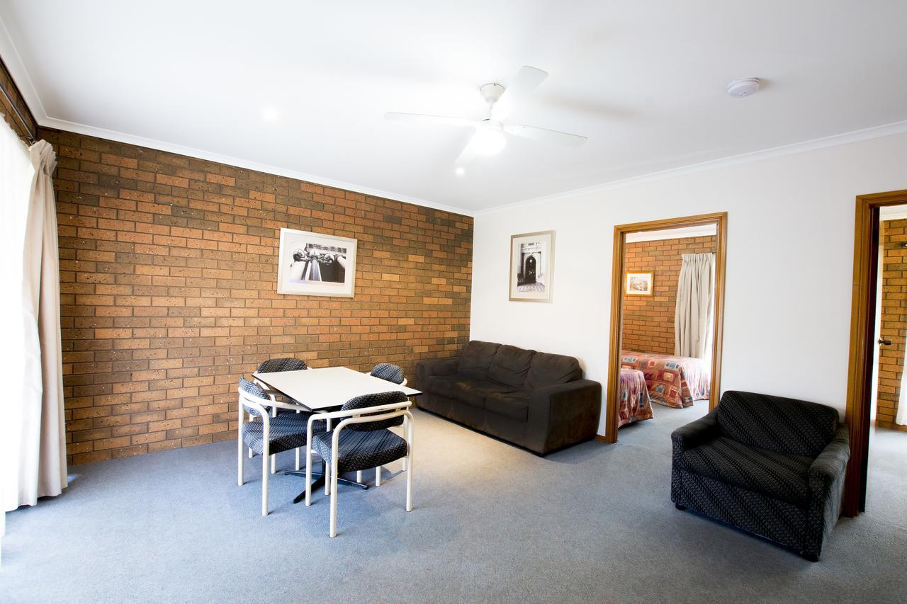 Sportslander Motor Inn Moama Extérieur photo