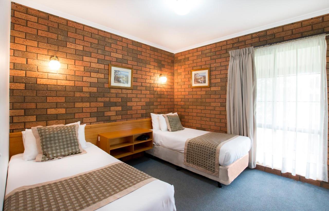 Sportslander Motor Inn Moama Extérieur photo